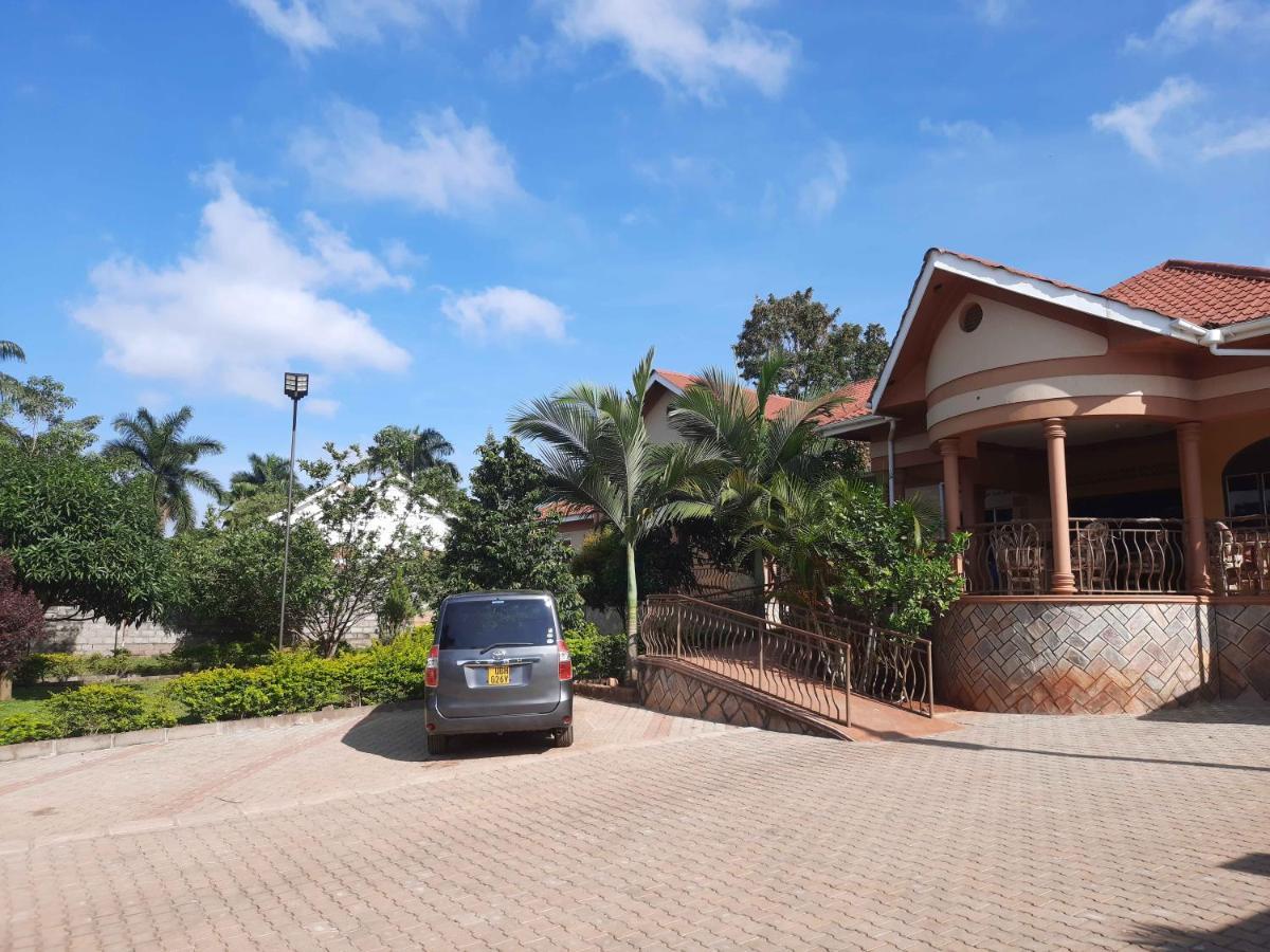 Airport Side Hotel Entebbe Exteriér fotografie