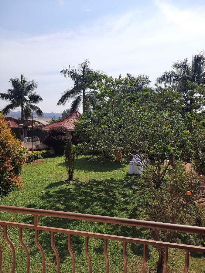 Airport Side Hotel Entebbe Exteriér fotografie