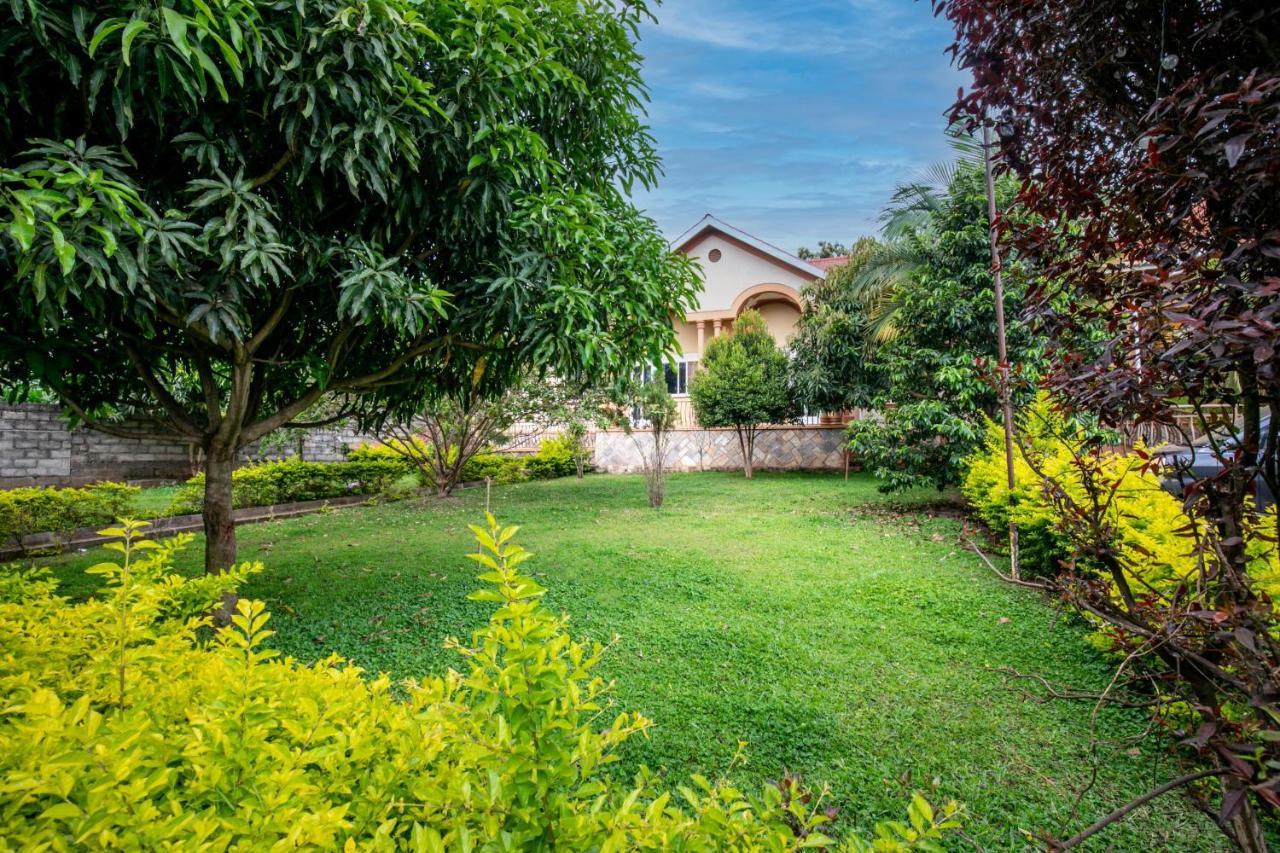 Airport Side Hotel Entebbe Exteriér fotografie